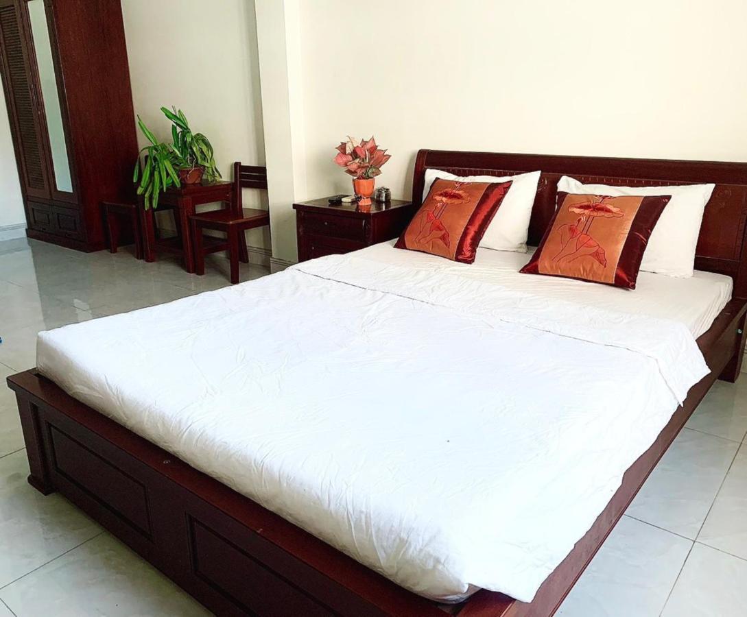 Gia Hoang Hotel Куинён Экстерьер фото